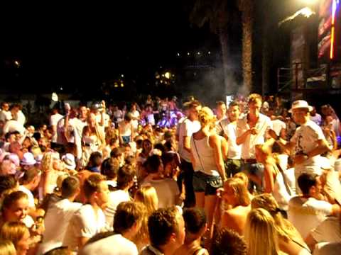 beach-flirt 09-08-2010 iedereen moet bukken van hardwell