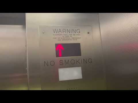 Modded US?? Hydraulic VA Bound Elevator at McPherson Square Metro Station - Washington DC