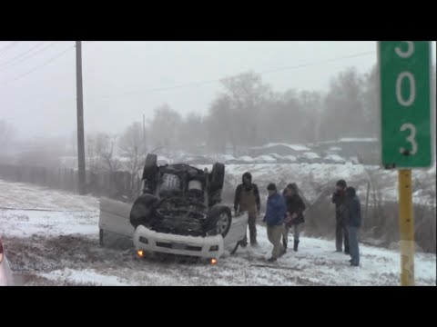 01-09-2021 Colorado Springs, CO - Winter Storm Causes a Dozen Accidents - Cars FLIPPED and Crushed