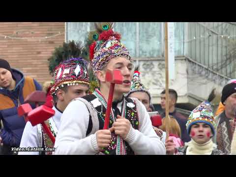 "CERBUL" DE LA LUPĂRIA, COTNARI LA FESTIVALU DE DATINI ȘI OBICEIURI DE IARNĂ TÂRGU FRUMOS