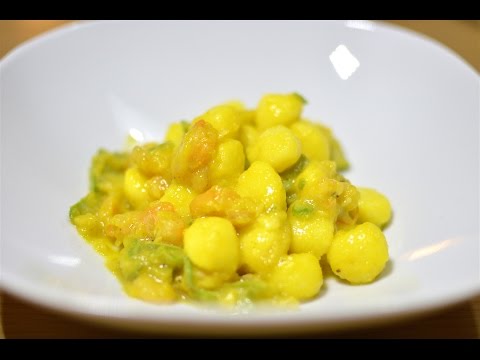 Gnocchetti con zucchine e gamberetti alla crema di zafferano - EASY RECIPE