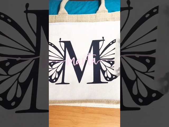 Vídeo relacionado con Pack Tote Bag Personalizada con Nombre e Inicial + Neceser Personalizado