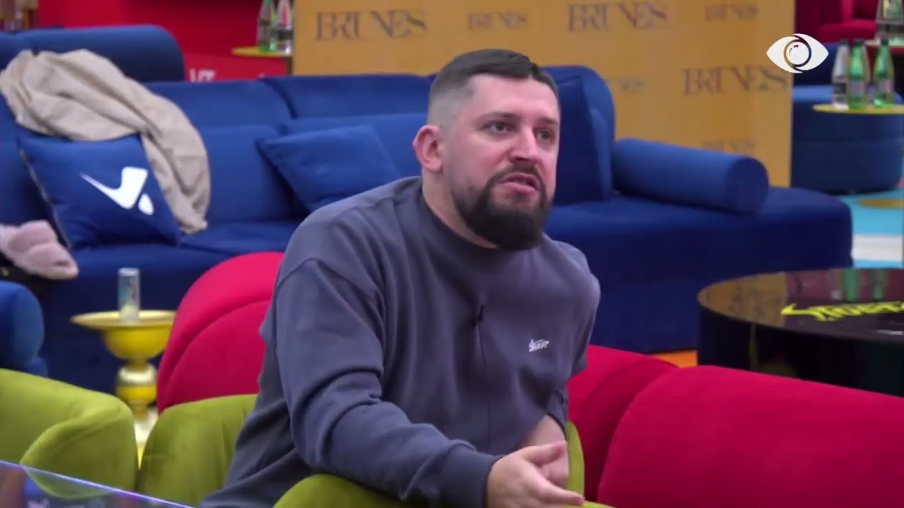 Indriti-Tirit: Për artist të heq kapelen. Për lojtar, ke ngatërruar format