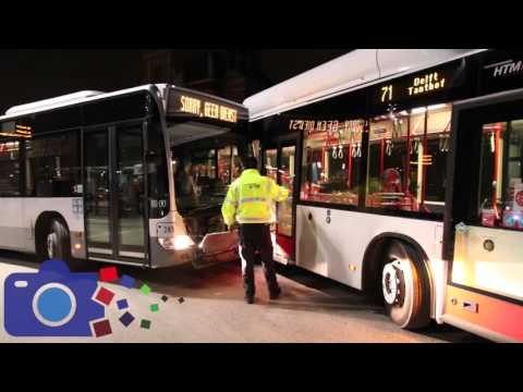 Twee bussen zien elkaar over het hoofd bij vertrek vanaf station Delft