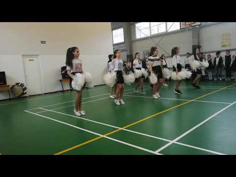 Echipa de majorete a Școlii „Ioan Ciurea” Fălticeni