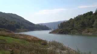 preview picture of video 'Coada lacul Maneciu pe valea Telejanelului'