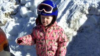 preview picture of video 'Jessica riding at Snoqualmie Pass 2/19/2011, 4 year old snowboarder, Whistler BC'