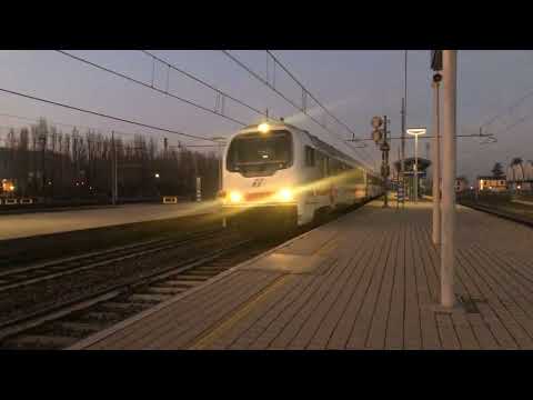 Treno IC Trieste Centrale - Roma Termini in transito a Castel Maggiore con saluto del macchinista
