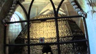 preview picture of video 'The Bone Church - Die Knochen Kirche -in  Kutná Hora , Česká republika'
