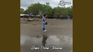 Download lagu Bagai Orang Terbuang mp3 Download lagu Bagai Orang Terbuang mp3