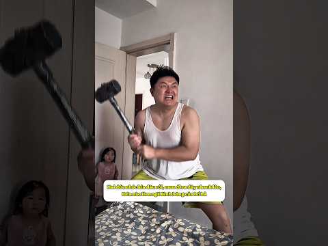 Làm Ngã Bình Bông Nhưng May Là Có Mẹ