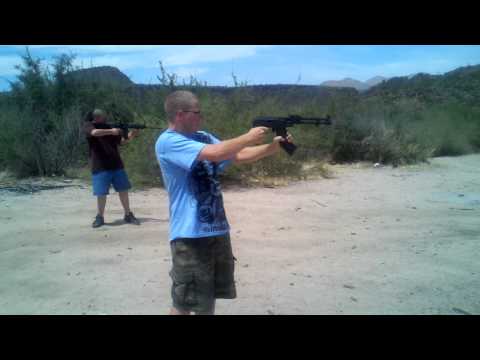 Skarez Shooting with a Newb in the Desert