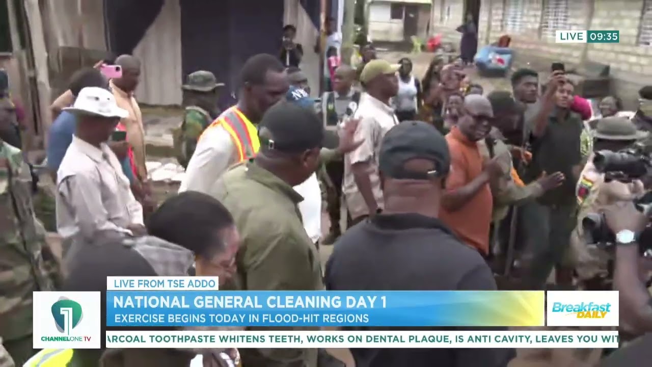 Mahama Joins Tse Addo Clean-Up Exercise, Desilts Gutters