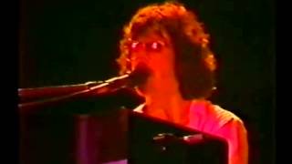 Charly Garcia y Pedro Aznar " No te dejes desanimar", " Desarma y Sangra " y " Cinema verite "