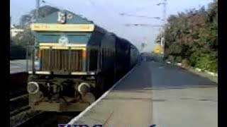 preview picture of video 'WDG4 12564 Leading Konark Express.'