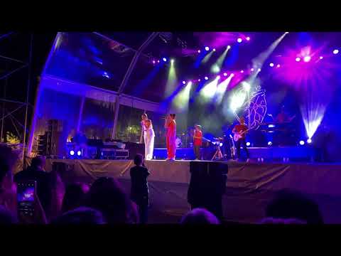 Carolina de Deus com Nena, Seria estupido ligar-te, ao vivo em Mafra