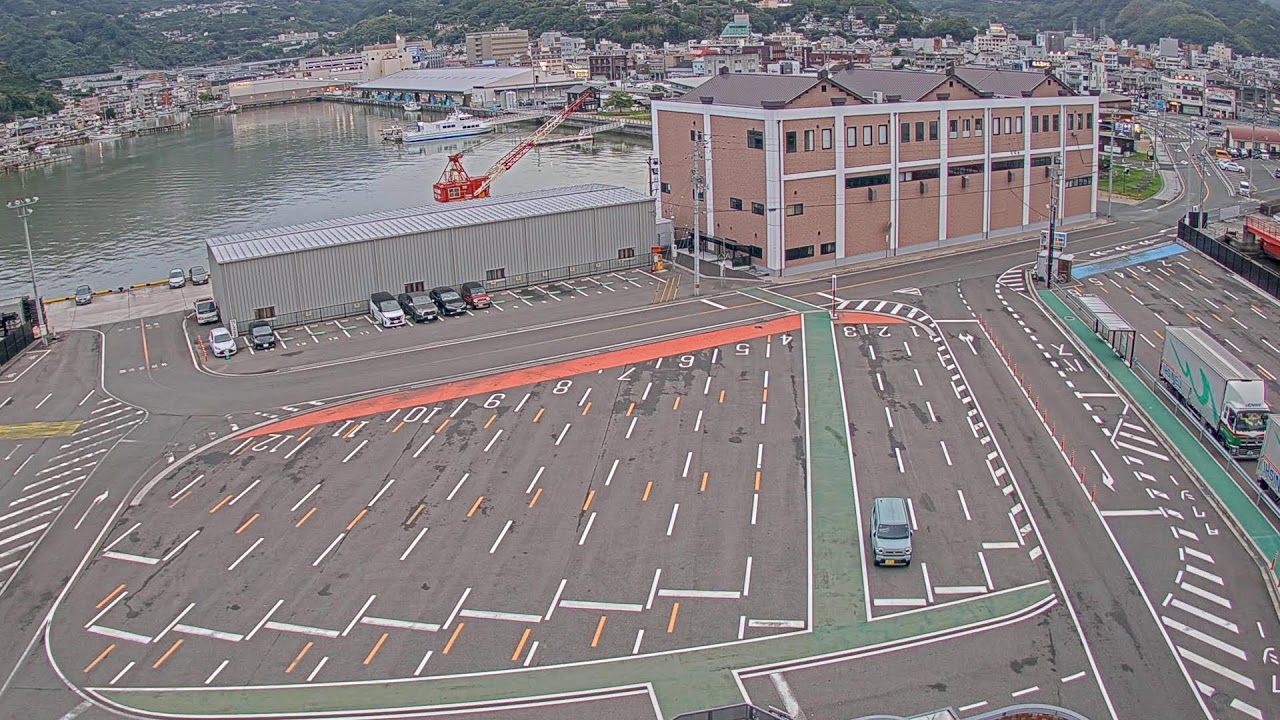 Live webcam view of Terminal de ferry del puerto de Yawatahama