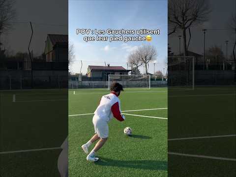 Les Gauchers utiliser un petit peu votre pied droit🤣⚽️ #football #soccer #pourtoi #fyp