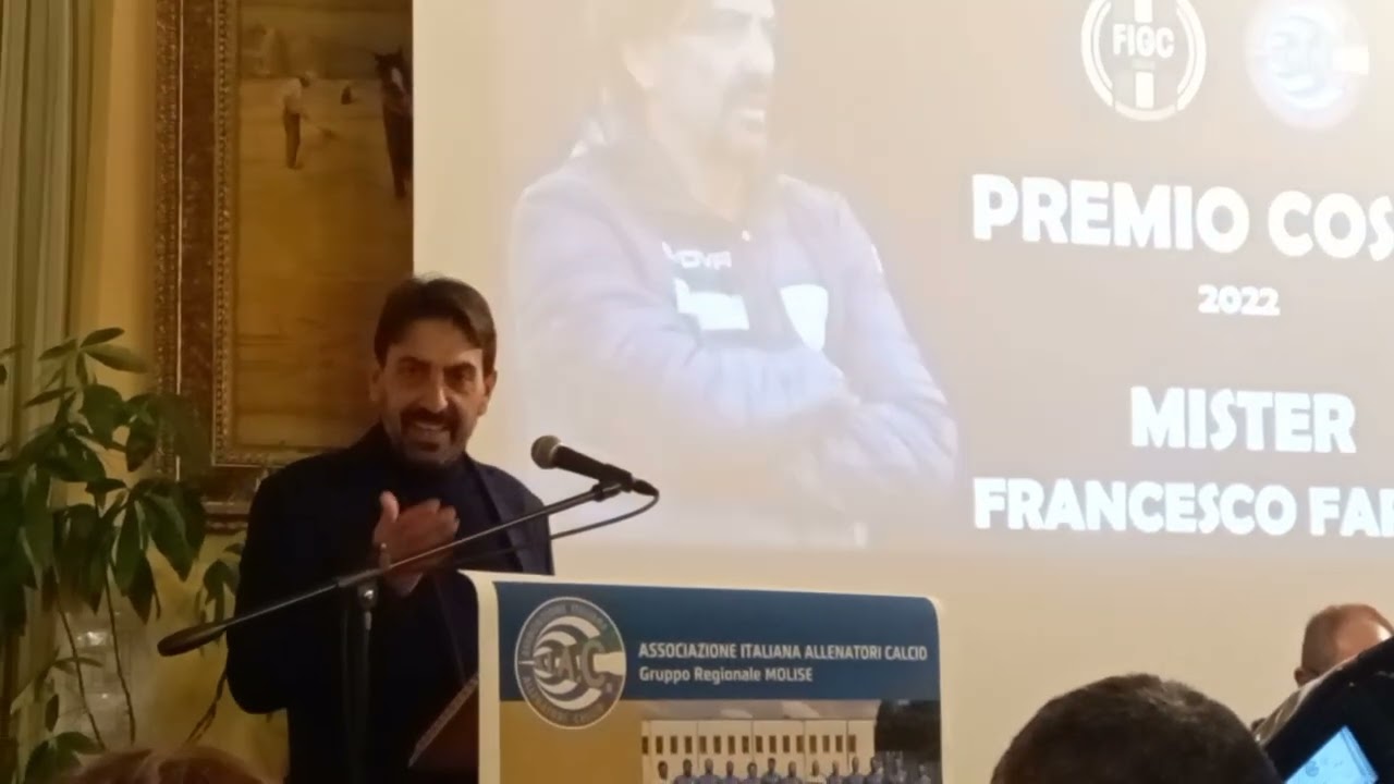 Francesco Farina riceve il premio speciale ‘Vincenzo Cosco’
