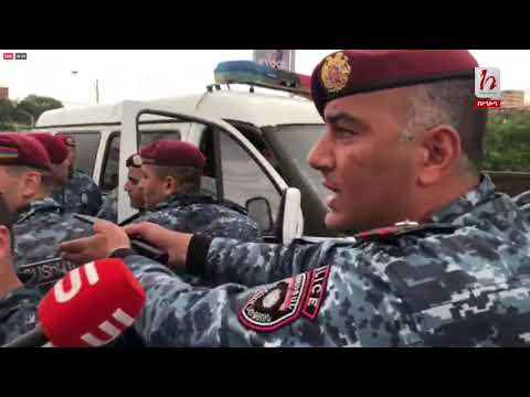 Կարմիր բերետավորները բերման են ենթարկում ավտոերթի մասնակիցներին