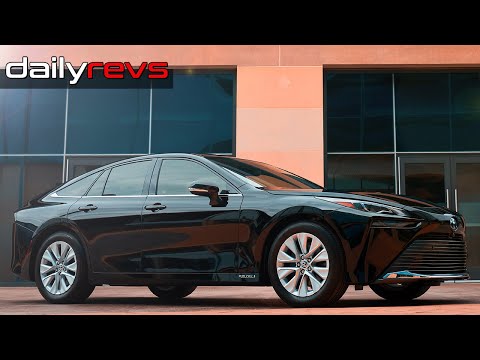 2021 Toyota Mirai FCEV Limited | Driving & Specs