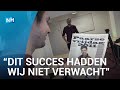 Maarten en Bas vieren 10-jarig jubileum van de Paarse Vrijdag Krant