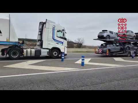 La protesta de agricultores provoca cortes temporales en la Autovía del Ebro a la altura de Ribaforada