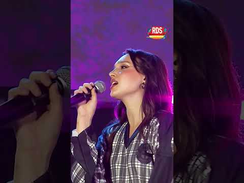 Carl Brave e Sarah Toscano cantano "Perfect" live all'RDS Summer Festival 2025