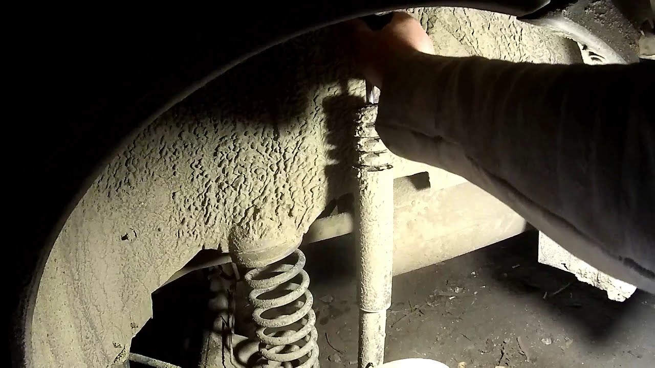 Стучит передняя подвеска. Передняя подвеска солярис 2011. Стук в передней подвеске на мелких кочках. Стучит подвеска передняя ваз 2107. Что стучит в задней.