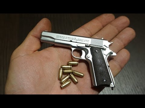 Miniature replica Colt 1911 in 1:2.5 scale