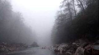 preview picture of video 'Linville River in Linville Gorge - North Carolina'