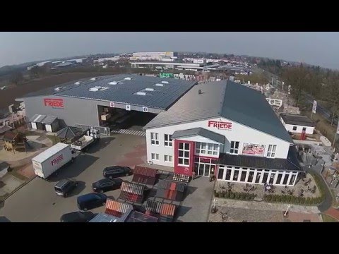 DIE FRIEDE-ARENA: HANDBALLERINNEN MIT UNGEWÖHNLICHER TAKTIK