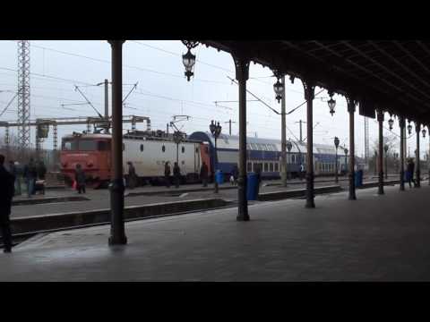 Tren R5504 Suceava Nord - Pascani intra in statia Suceava cu EA156 - 02.12.2016