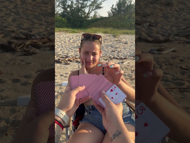Vídeo relacionado con Kosmos 657413, Trucos de magia, con varita mágica y utensilios para 20 trucos mágicos