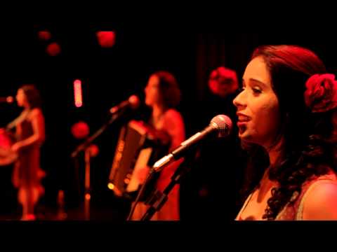 Trio Sinhá Flor apresenta Forró para Ouvir - SESI Santo André