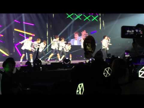 160109 EXO'luXion in Singapore - Love Me Right