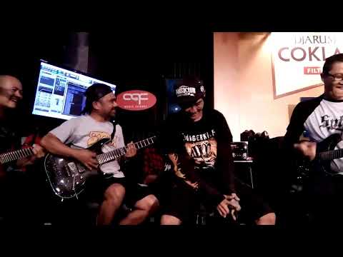 Take bareng Agung Hellforg (BURGERKILL) Andre (JERUJI) & sang Gitaris (HUMALITION)..mski lagi serak.