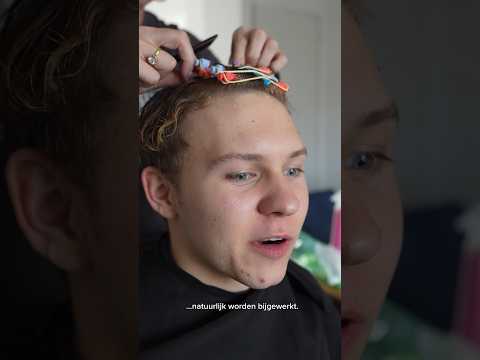 Aaron krult zijn haar ELKE ochtend? 😱😳 Wist jij dat onze krullen nep waren? 🤔