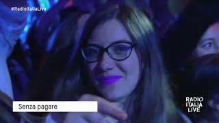J-AX e Fedez - Senza pagare sul palco di #RadioItaliaLive
