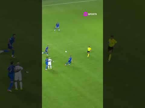 GABIGOL TENTOU UM PASSE SEM OLHAR E PROTAGONIZOU UMA JOGADA BIZARRA #shorts