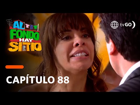 In the background there is Site 3: Reina tried to convince Lucho to return with her (Chapter 88)