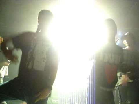 The Don't Touch My Croque-Monsieurs featuring Ome Omar - Chi-Money (live, 25-09-2010)