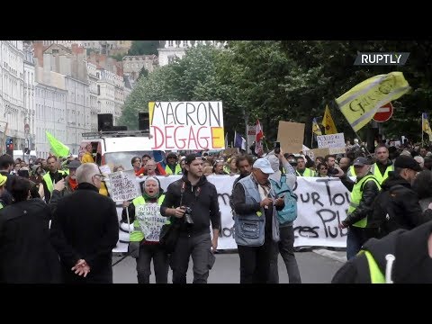 الآلاف من متظاهري حركة السترات الصفراء يخرجون إلى شوارع فرنسا مجددا