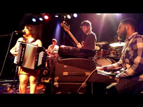 Amour t'es lá? - Snarky Puppy (with Magda Giannikou) LIVE