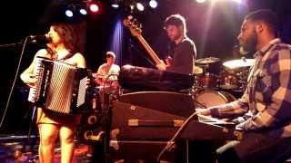 Amour t&#39;es lá? - Snarky Puppy (with Magda Giannikou) LIVE