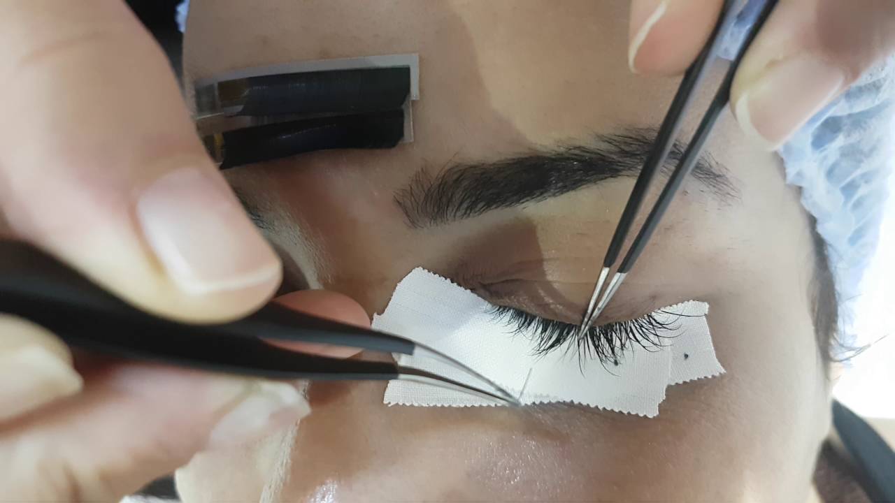 Extension des cils #cil à cil #Tunisie #formatiom professionnelle homologué  internationale#96333337