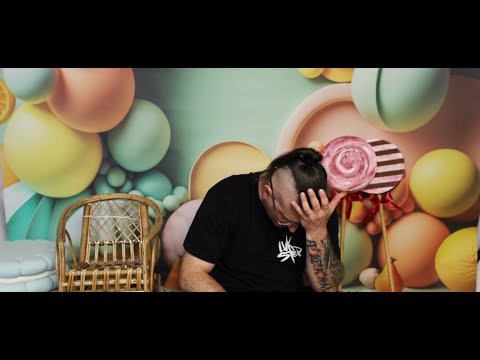 Kleszcz - Świat Dorosłych ft. Kopruch ( prod. Greg/Miliony Decybeli I LUK STEP  I beka Video )