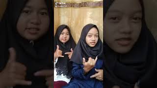 Download lagu Tik tok: Sani Su Berjuang Ais Percuma mp3