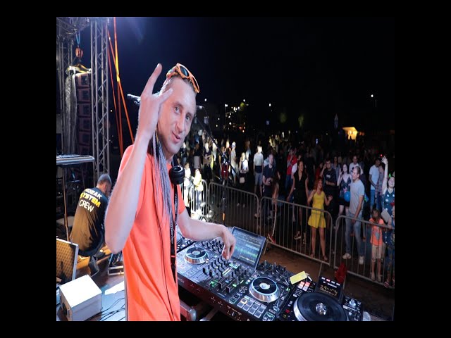 Фото Диджей на праздник любого формата!!! . Стиль музыки: Techno minimal, Techno, electro House, high tech minimal techno, Club dance Tech House . (И конечно же современная поп музыка отечественных и зарубежных исполнителей)