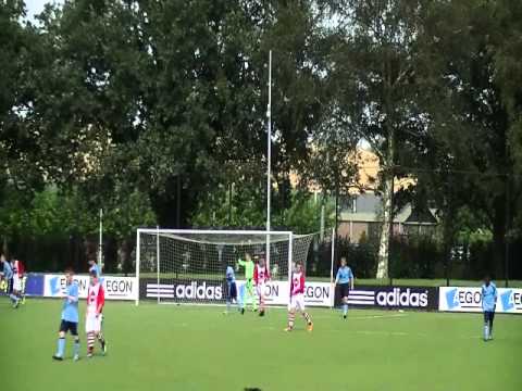 Ajax B2 vs vv Emmen B1 2011-09-10.WMV